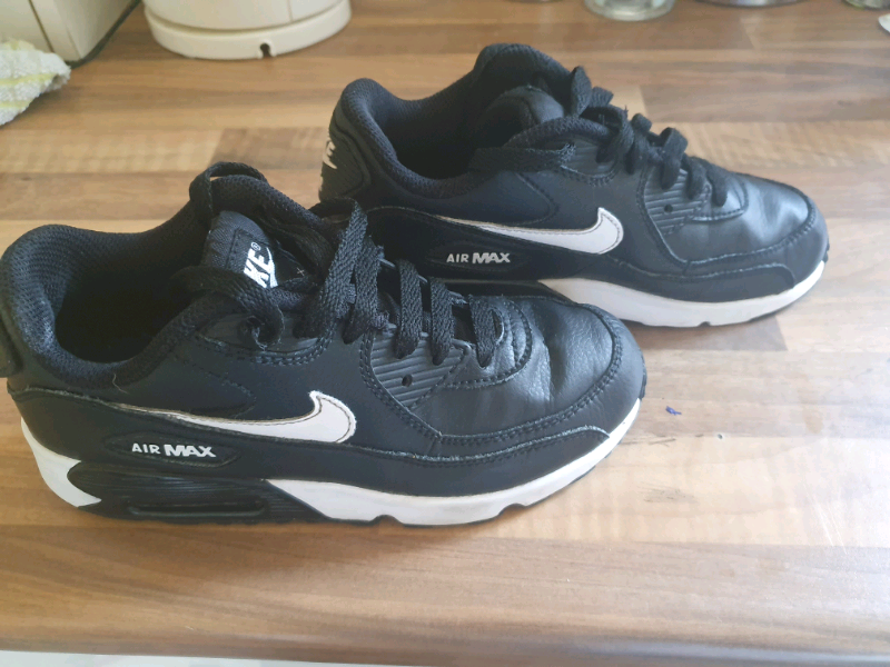 boys nike trainers size 2